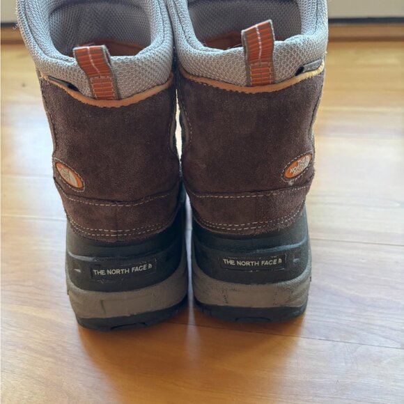 The North Face Garcons Snowboots - Kids Size 4. - Picture 3 of 5